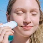 HYALU-CICA - Silky Fit Sun Stick - 2.jpg