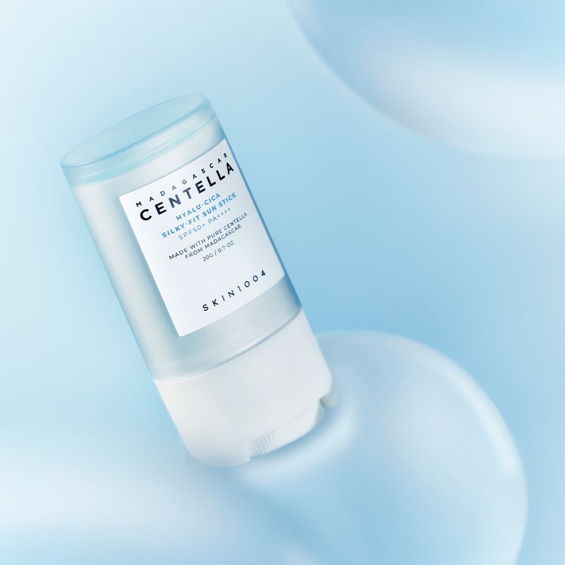 HYALU-CICA - Silky Fit Sun Stick - 4.jpg