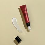 CORREGIR---AOS-Lip-Line-Wrinkle-Treatment-lifestyle-E-rgb_1000X1000.jpg